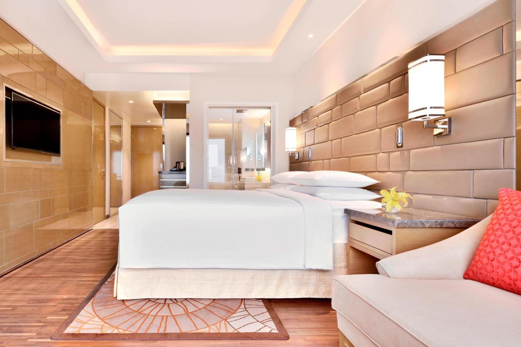 Courtyard By Marriott Bengaluru Hebbal Hotell Exteriör bild